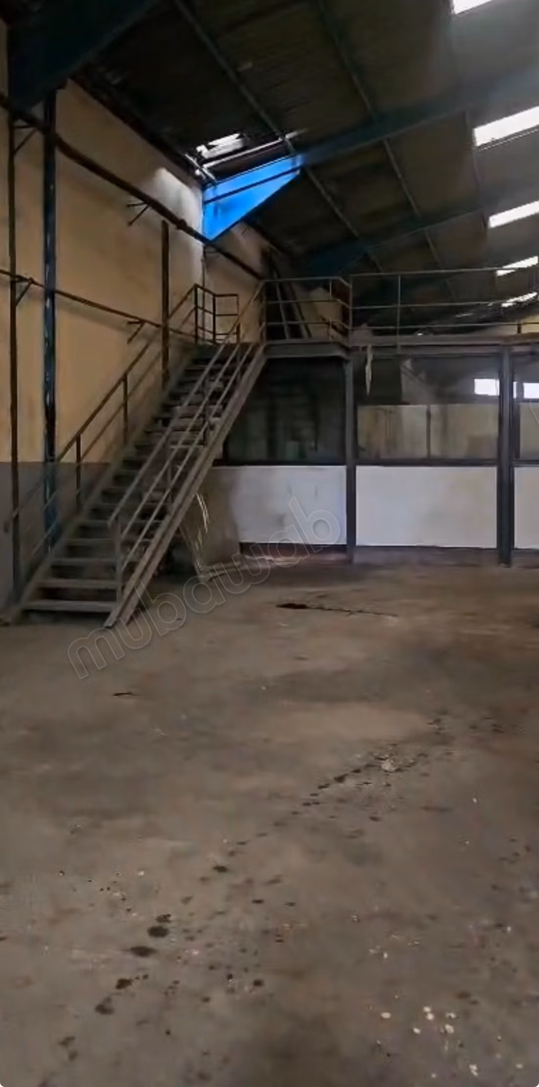 Terrain en vente à Zone Industrielle.
Surface totale 2700 m²