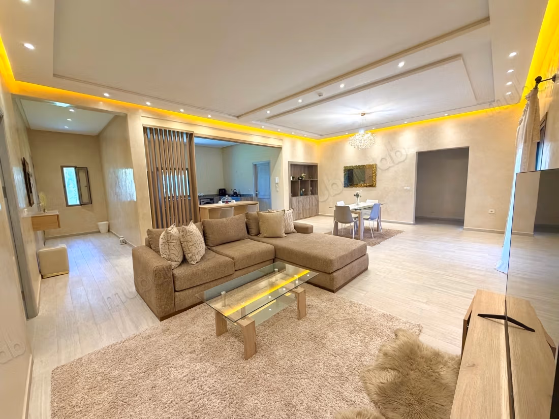 Unfurnished luxury villa for long-term rental