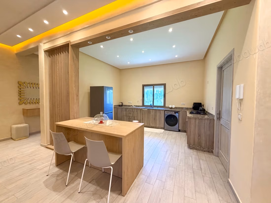 Unfurnished luxury villa for long-term rental