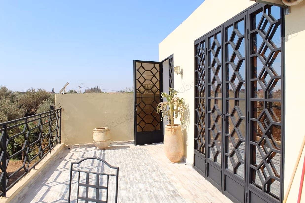 زواية صغيرة من الجنة على طريق الأوريكا