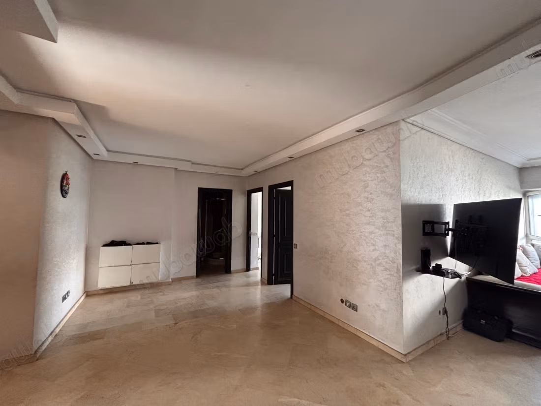 Appartement à acheter à Anfa. 5 grandes chambres. Avec ascenseur, parking