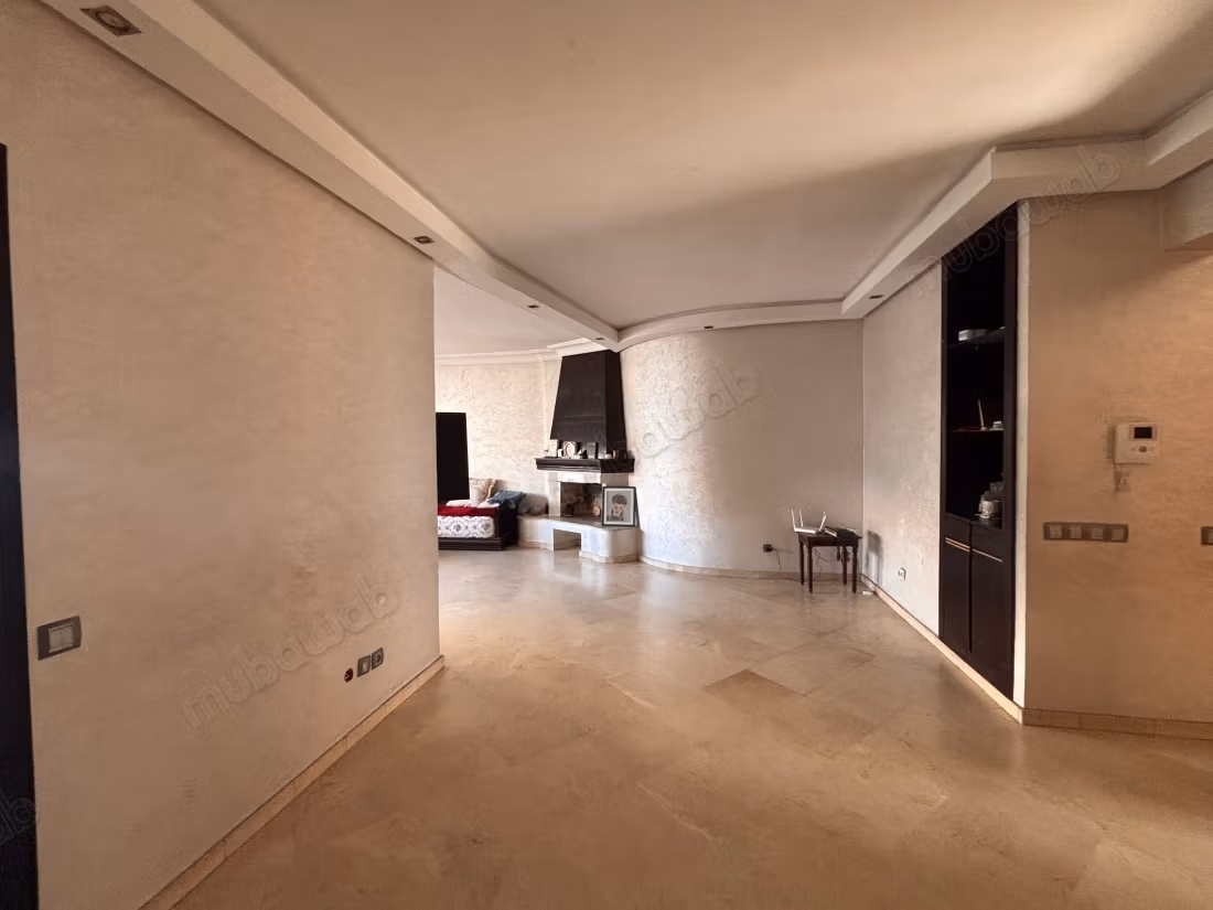 Appartement à acheter à Anfa. 5 grandes chambres. Avec ascenseur, parking