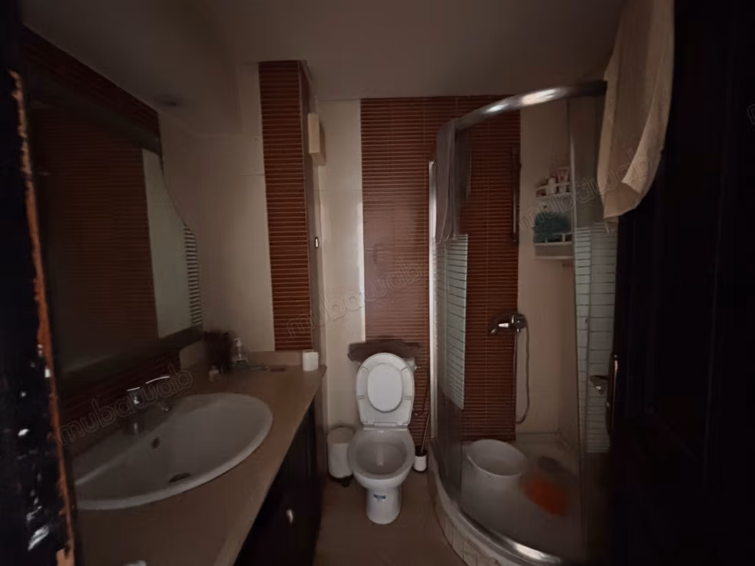 Appartement à acheter à Anfa. 5 grandes chambres. Avec ascenseur, parking