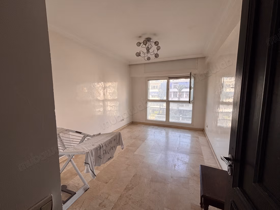 Appartement à acheter à Anfa. 5 grandes chambres. Avec ascenseur, parking