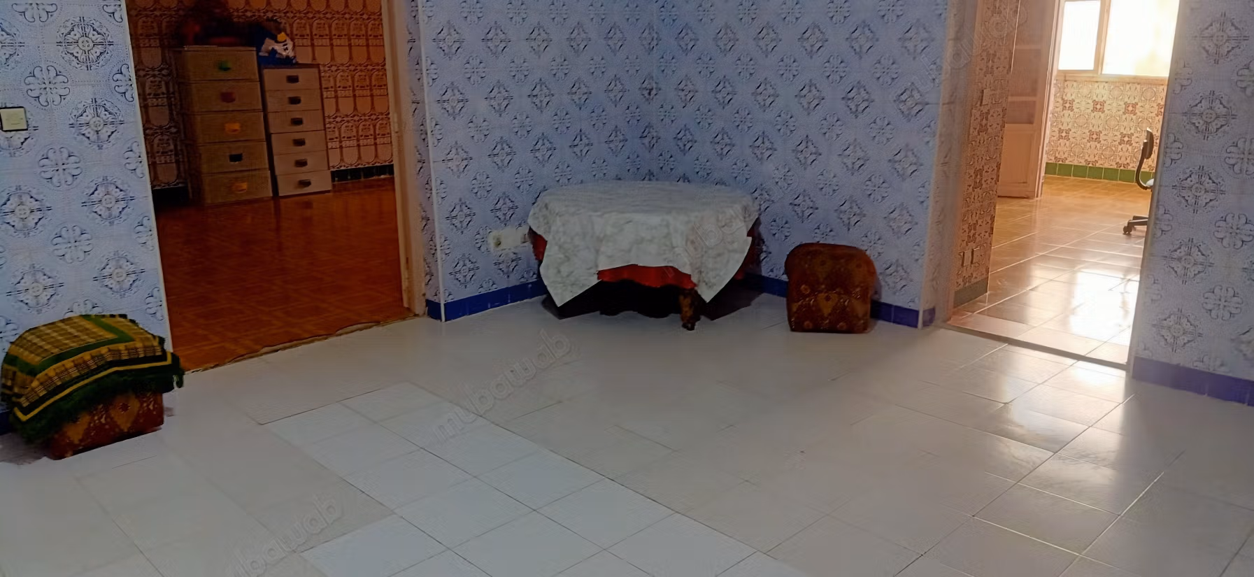 Vente d'un bel appartement à Belbekkar. 4 pièces. Salon typique marocain, résidence sécurisée