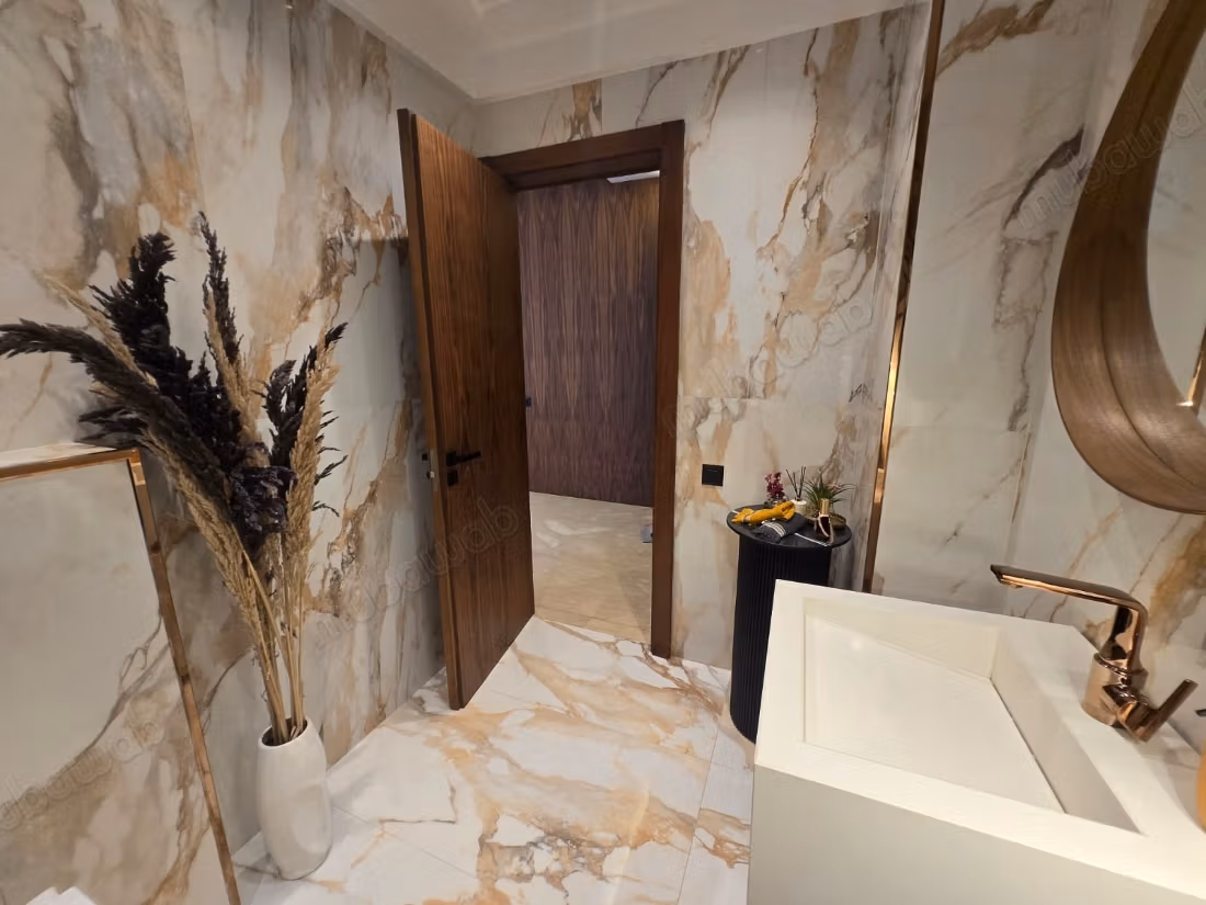Villa d’angle rénovée 389 m² avec piscine 10m– Domaine de Darb, Dar Bouazza