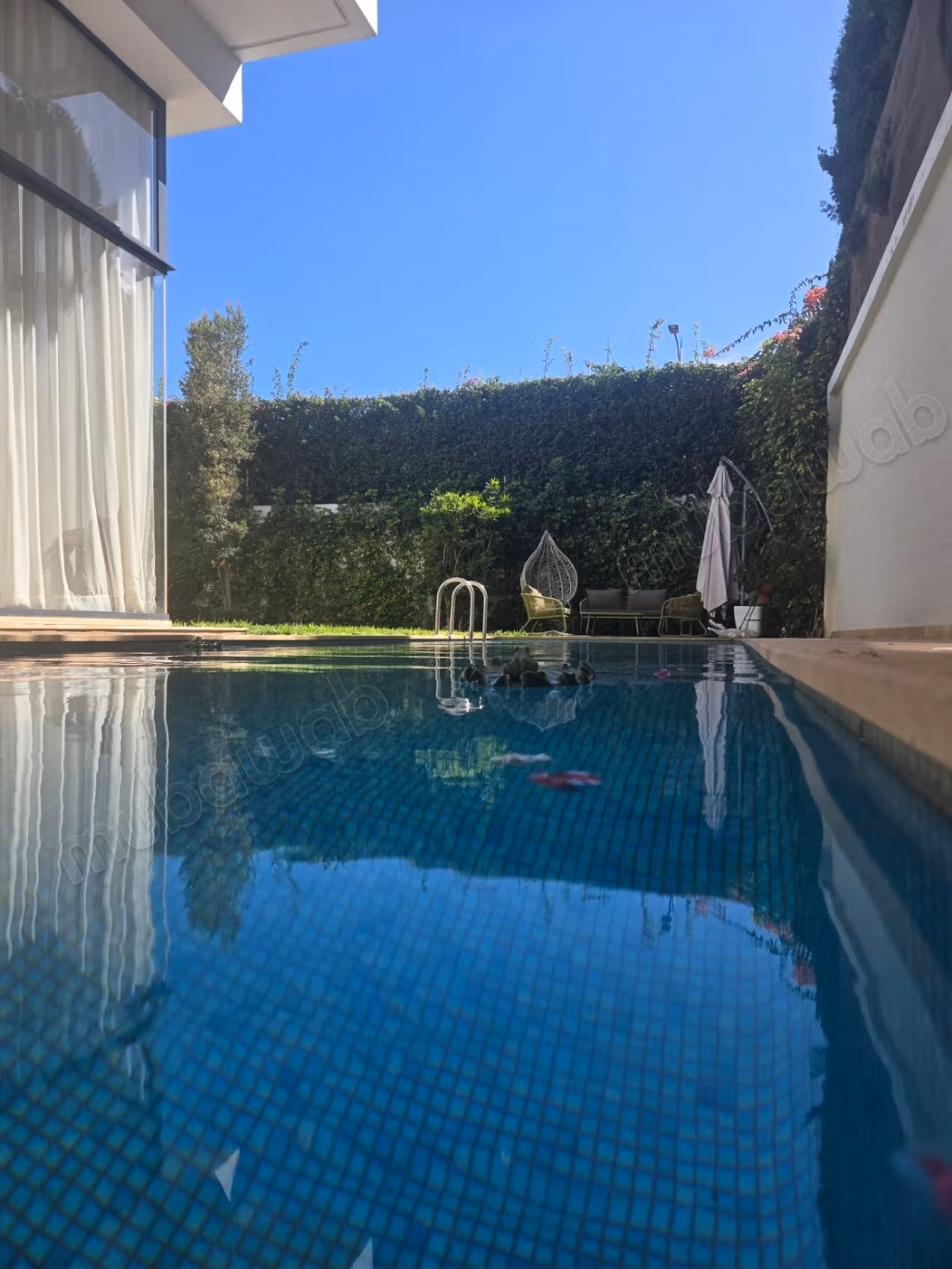 Villa d’angle rénovée 389 m² avec piscine 10m– Domaine de Darb, Dar Bouazza