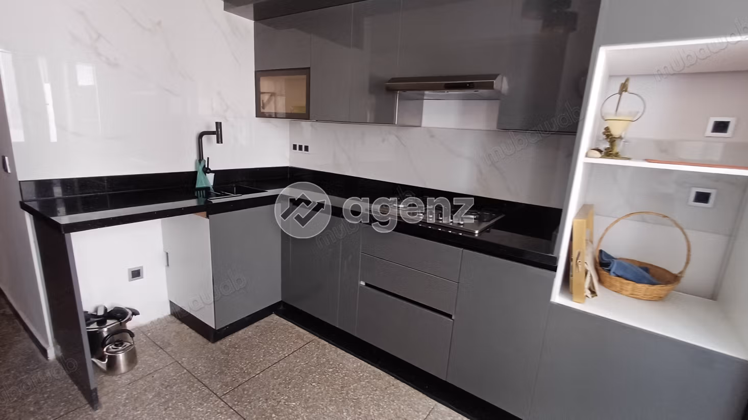 شقة للإيجار 144 م²، 3 غرف إدارية في طنجة