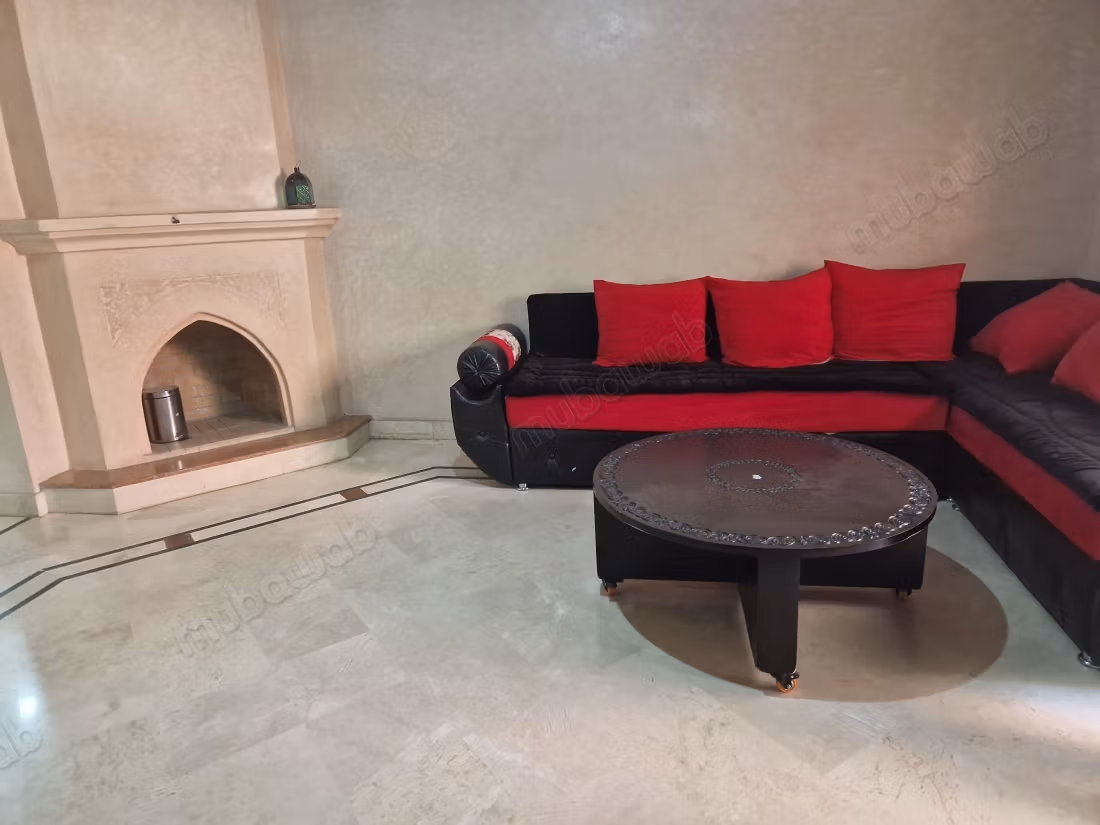 Appartamento spazioso con 3 camere da letto arredate in affitto