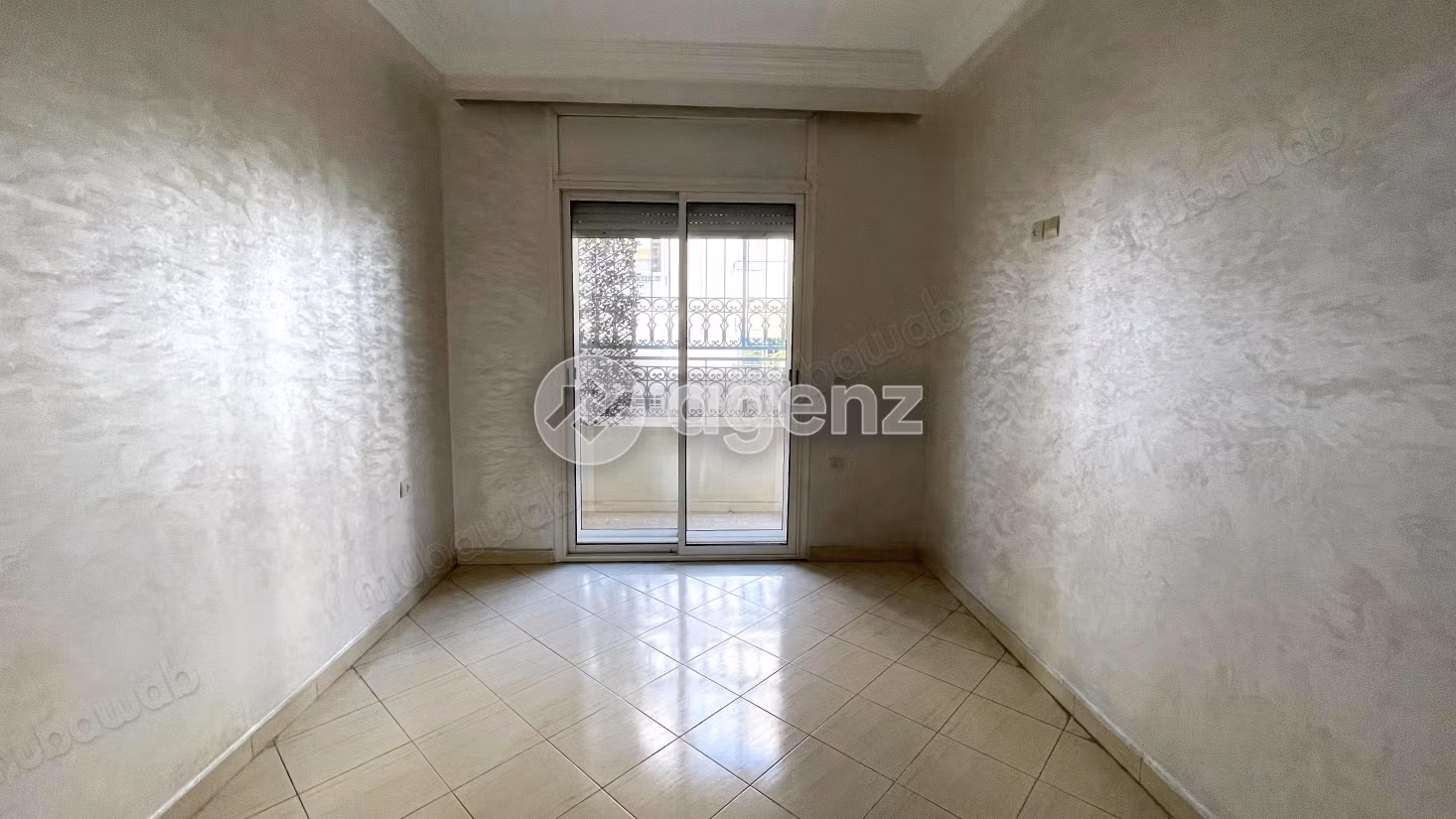 Appartement à vendre 104 m², 2 chambres
CIL Casablanca — 6