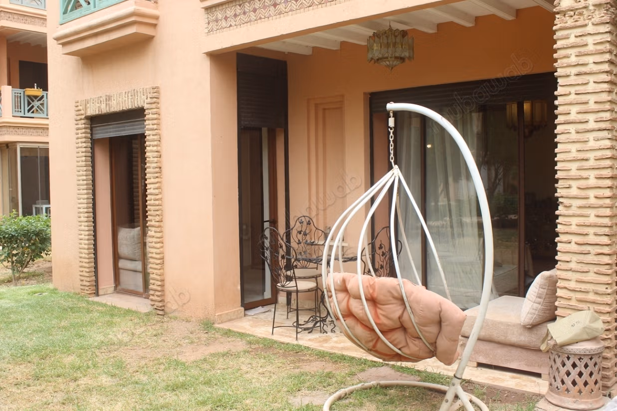 Beau studio en rdjardin avec terrasse
