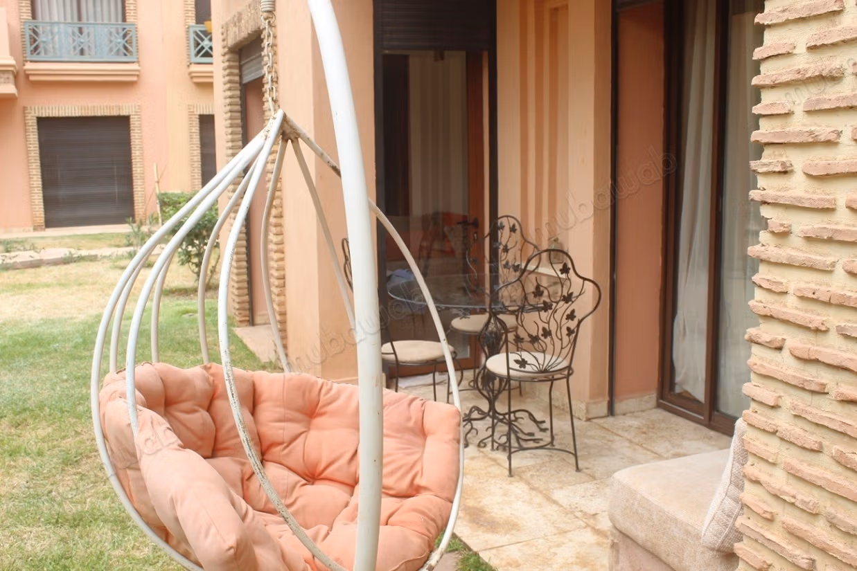 Beau studio en rdjardin avec terrasse