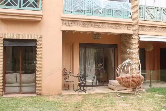 Beau studio en rdjardin avec terrasse