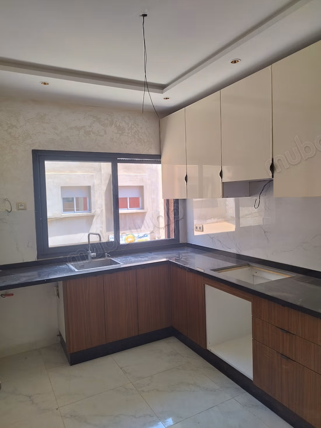 Maison à la vente à Oulad Wjih. 
Surface de 86 m². 
Système de climatisation