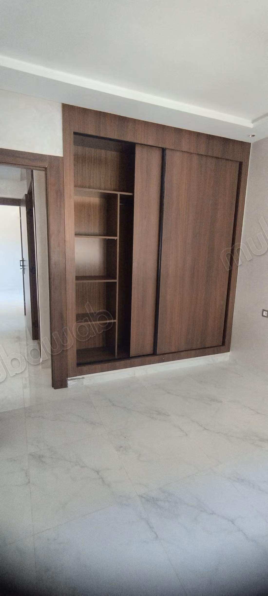 Maison à la vente à Oulad Wjih. 
Surface de 86 m². 
Système de climatisation