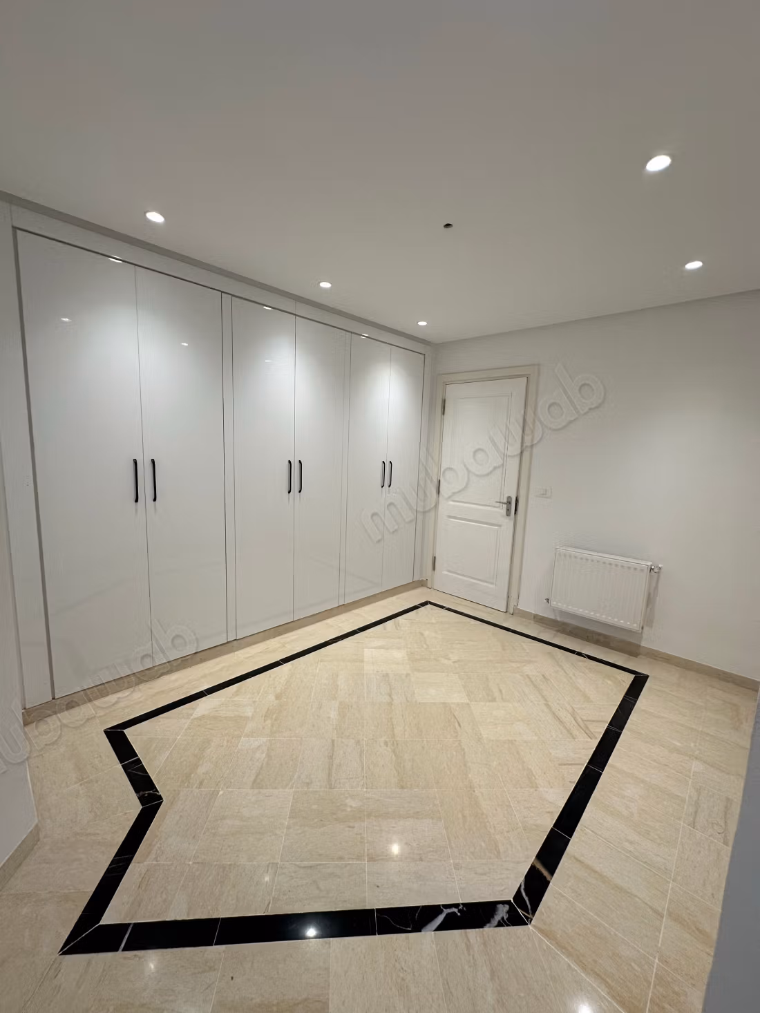 Magnificent villa for sale. Area 380 m². Garage and terrace