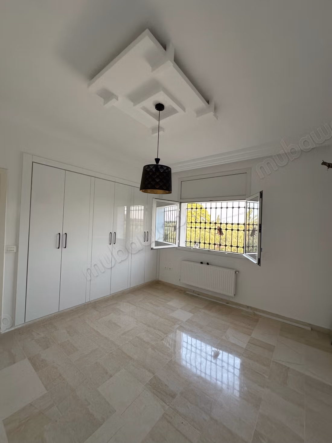 Magnificent villa for sale. Area 380 m². Garage and terrace