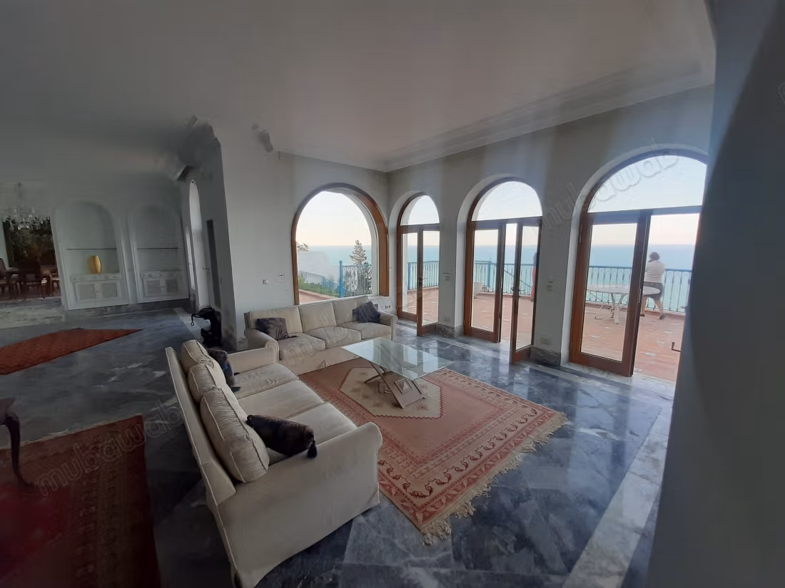 Superba villa in affitto a Sidi Bousaid. 6 belle camere. Aria condizionata e piscina