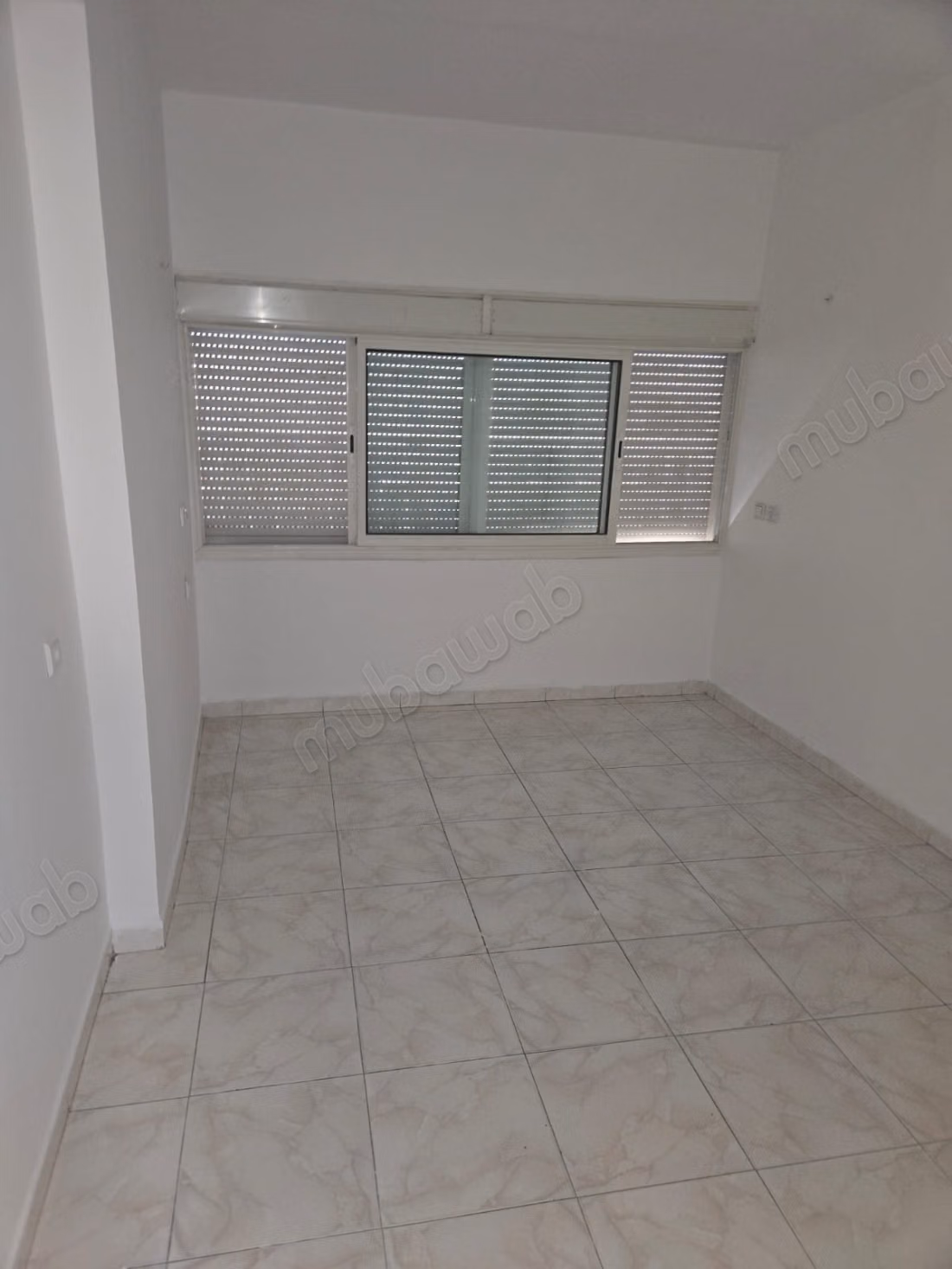 Bel appartement en bas 
agdal Rabat