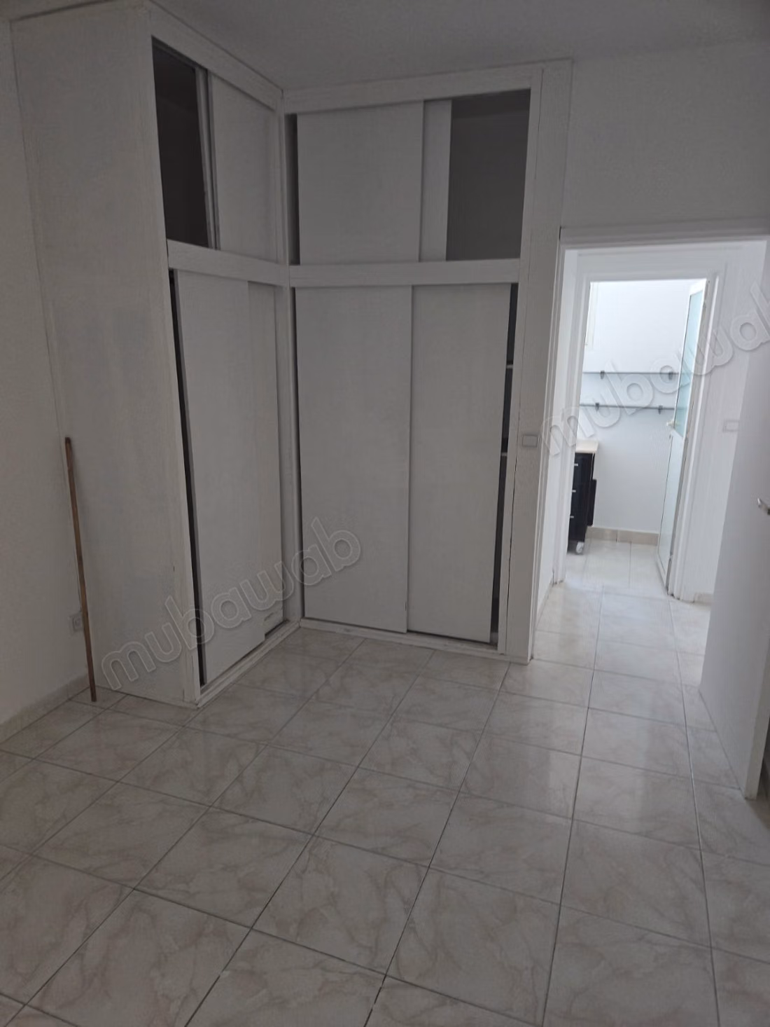 Bel appartement en bas 
agdal Rabat