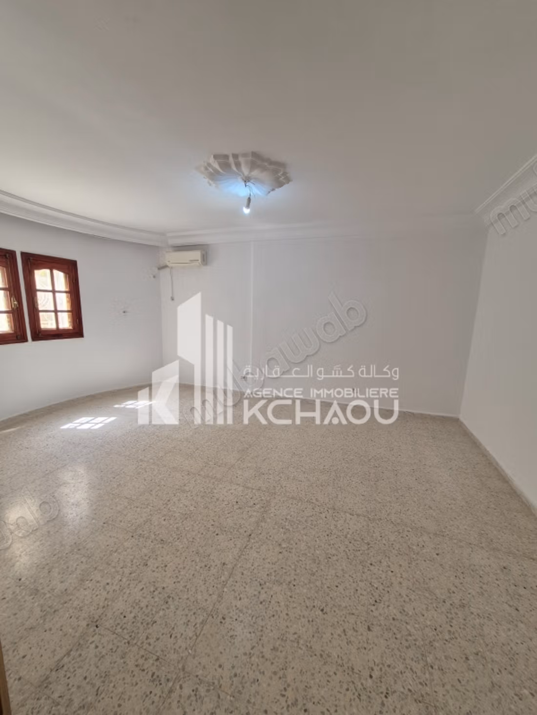 A louer rdc villa a cite ennozha