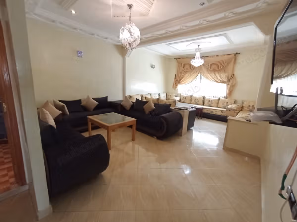 Appartement magnifique à louer à Al-Qarawiyyin. 3 belles chambres. Meublé