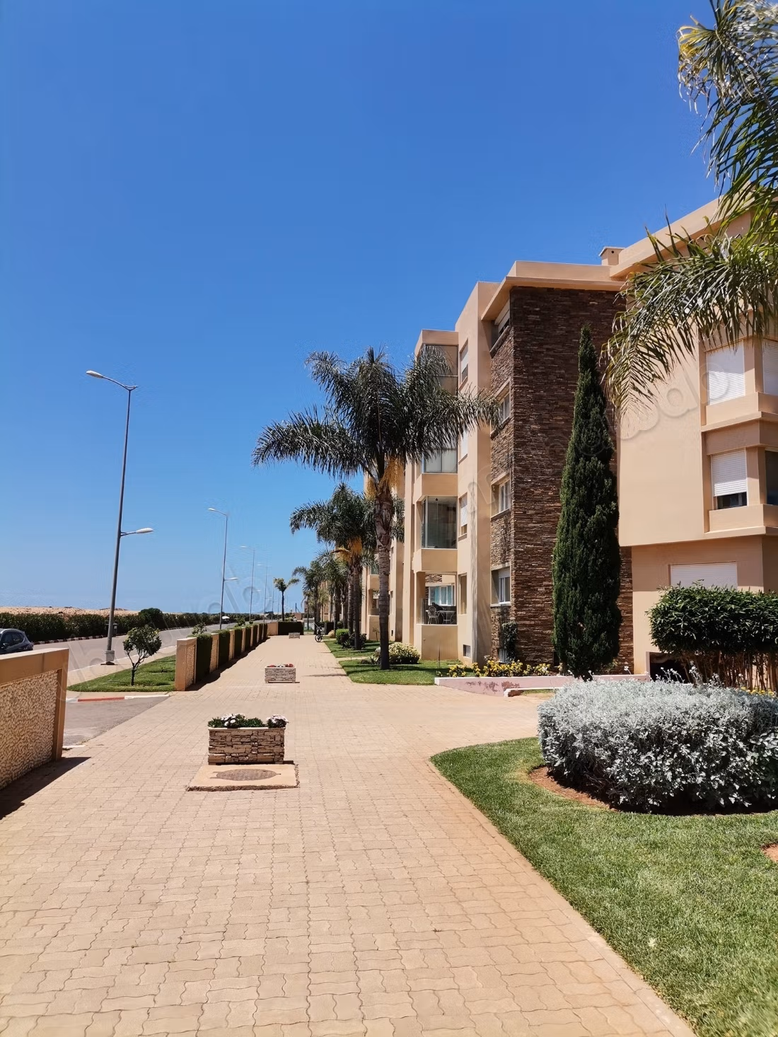 Appartement dans une residence en frond de mer