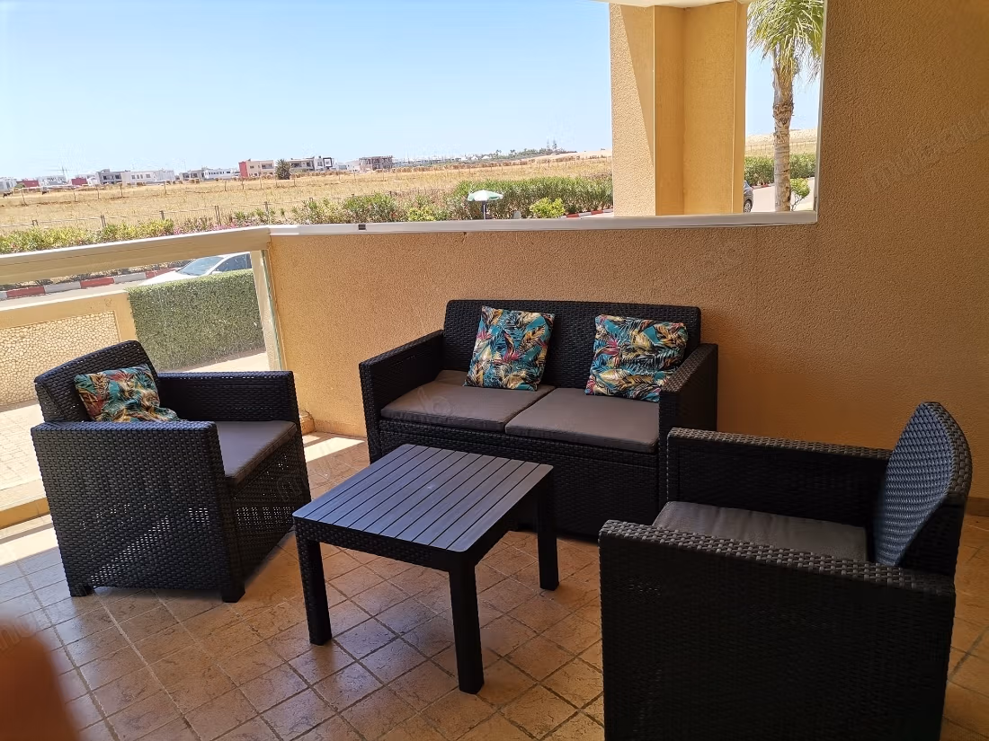 Appartement dans une residence en frond de mer