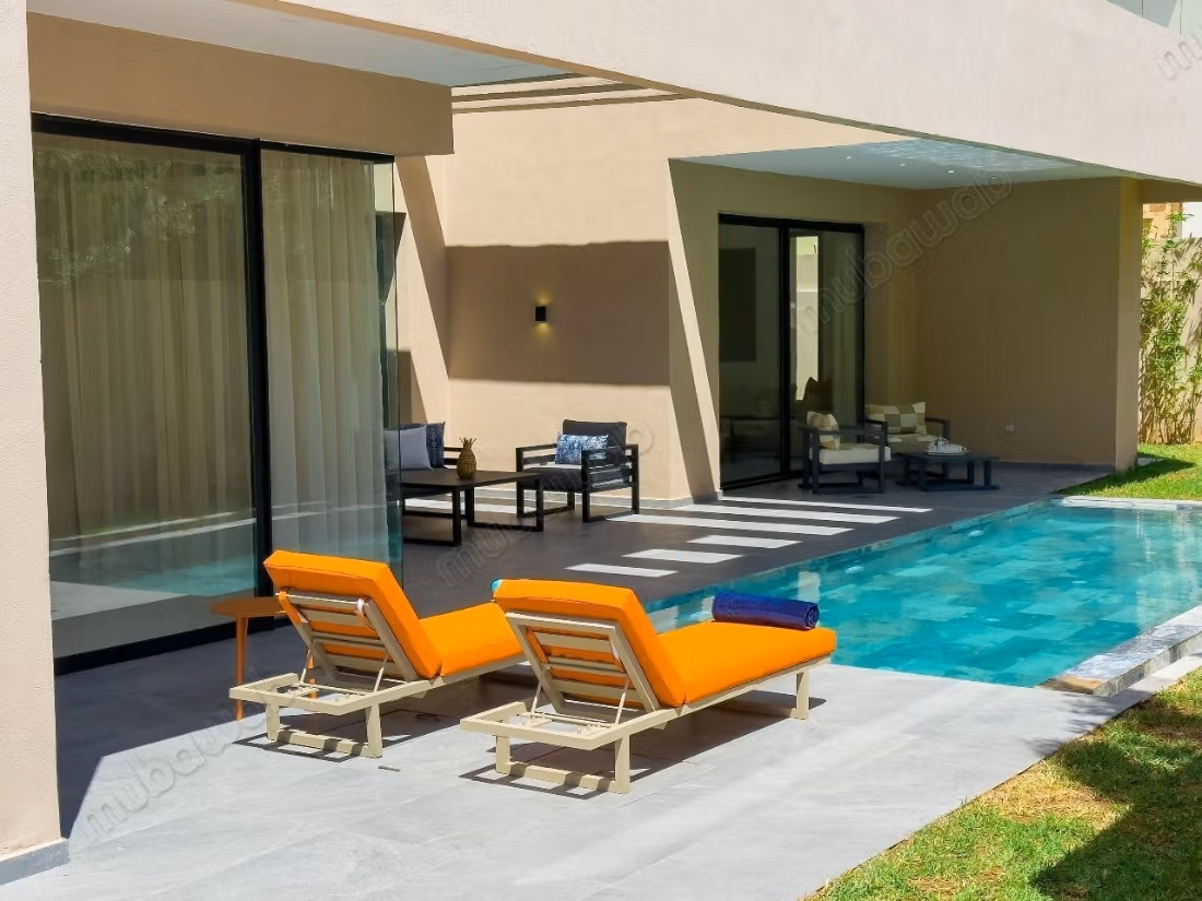 Luxury villa for sale on the Road to Tahanaout. 5 stunning rooms. Furnished