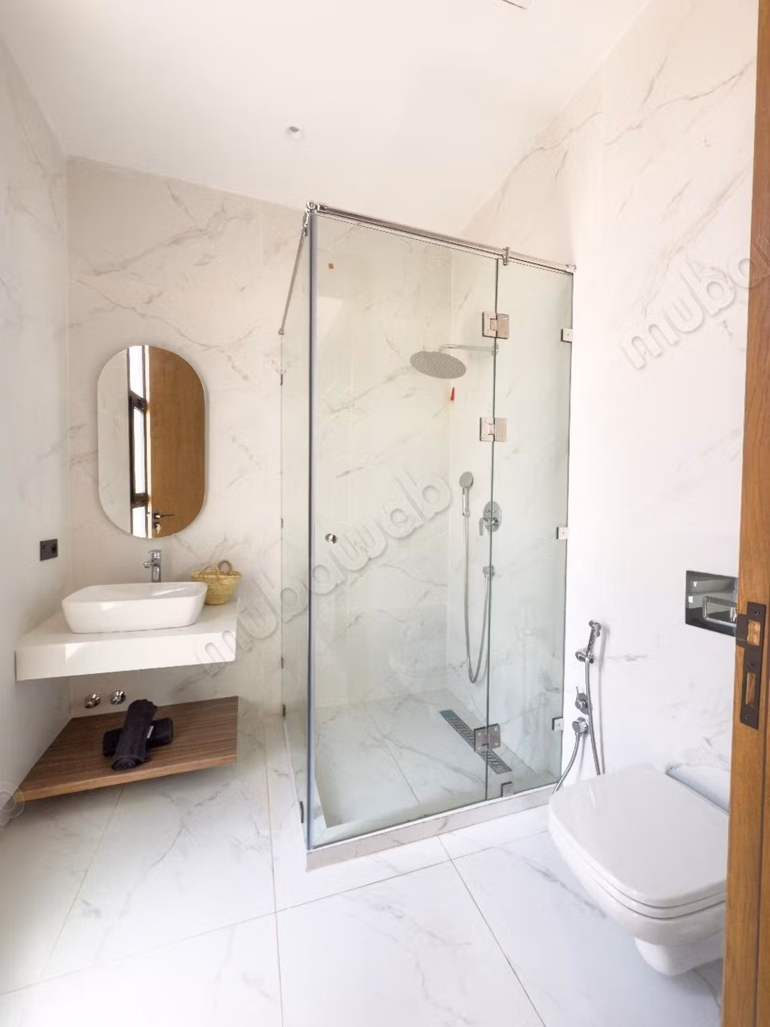 Luxury villa for sale on the Road to Tahanaout. 5 stunning rooms. Furnished