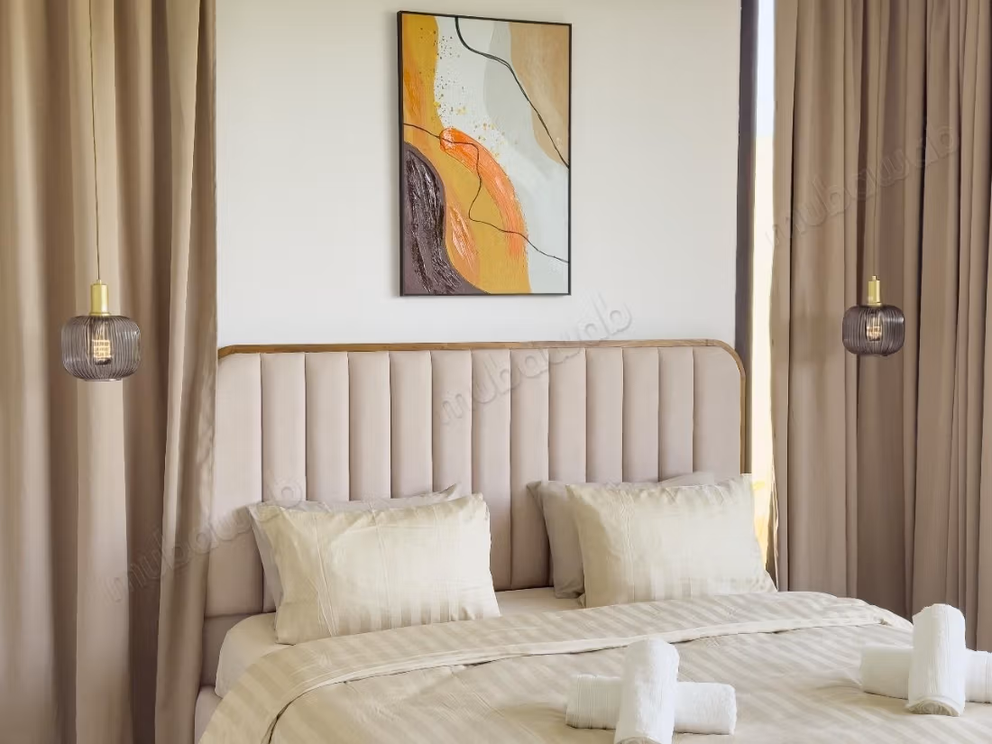 Luxury villa for sale on the Road to Tahanaout. 5 stunning rooms. Furnished