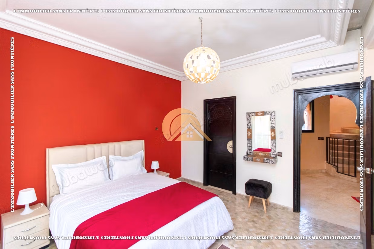 Villa meublée Route de Fès – terrain de 300 m², 3 chambres, jardin privé et piscine collective