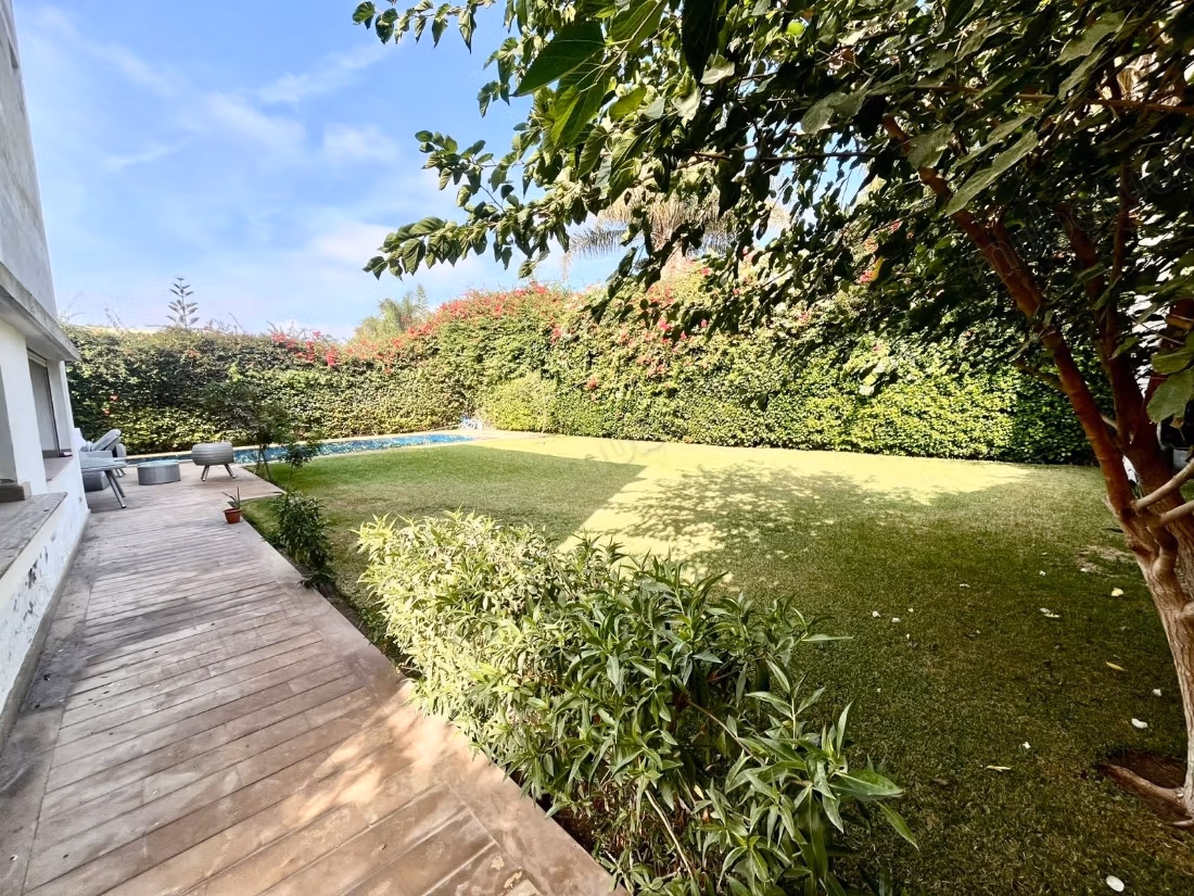 A vendre belle Villa 850m2 Bouskoura