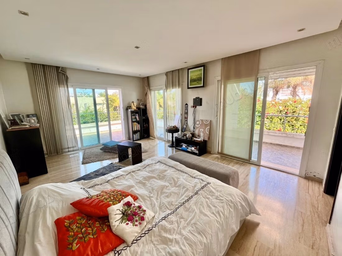 A vendre belle Villa 850m2 Bouskoura