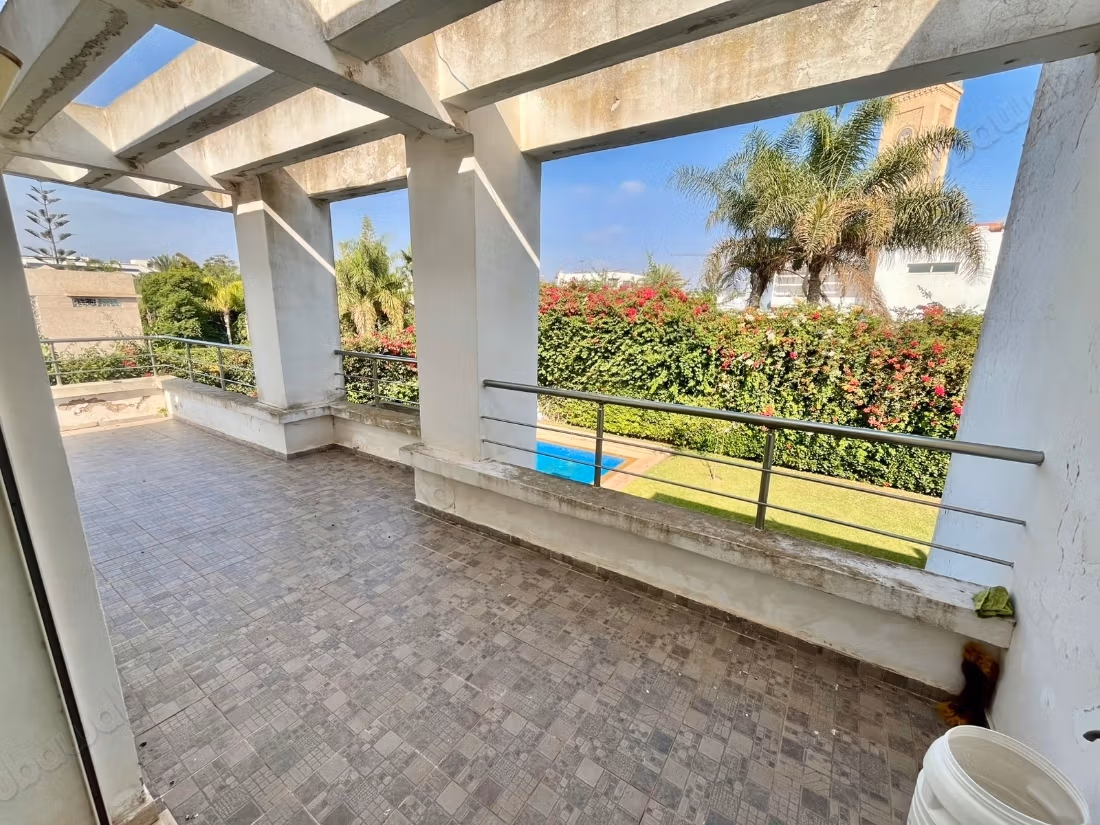 A vendre belle Villa 850m2 Bouskoura