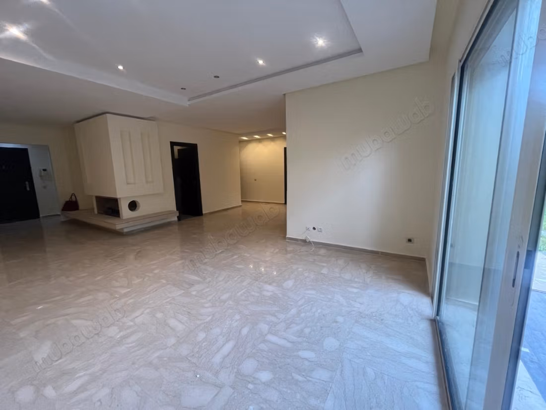 Location of an apartment in Ain Diab. 3 beautiful bedrooms. Terrace and elevator