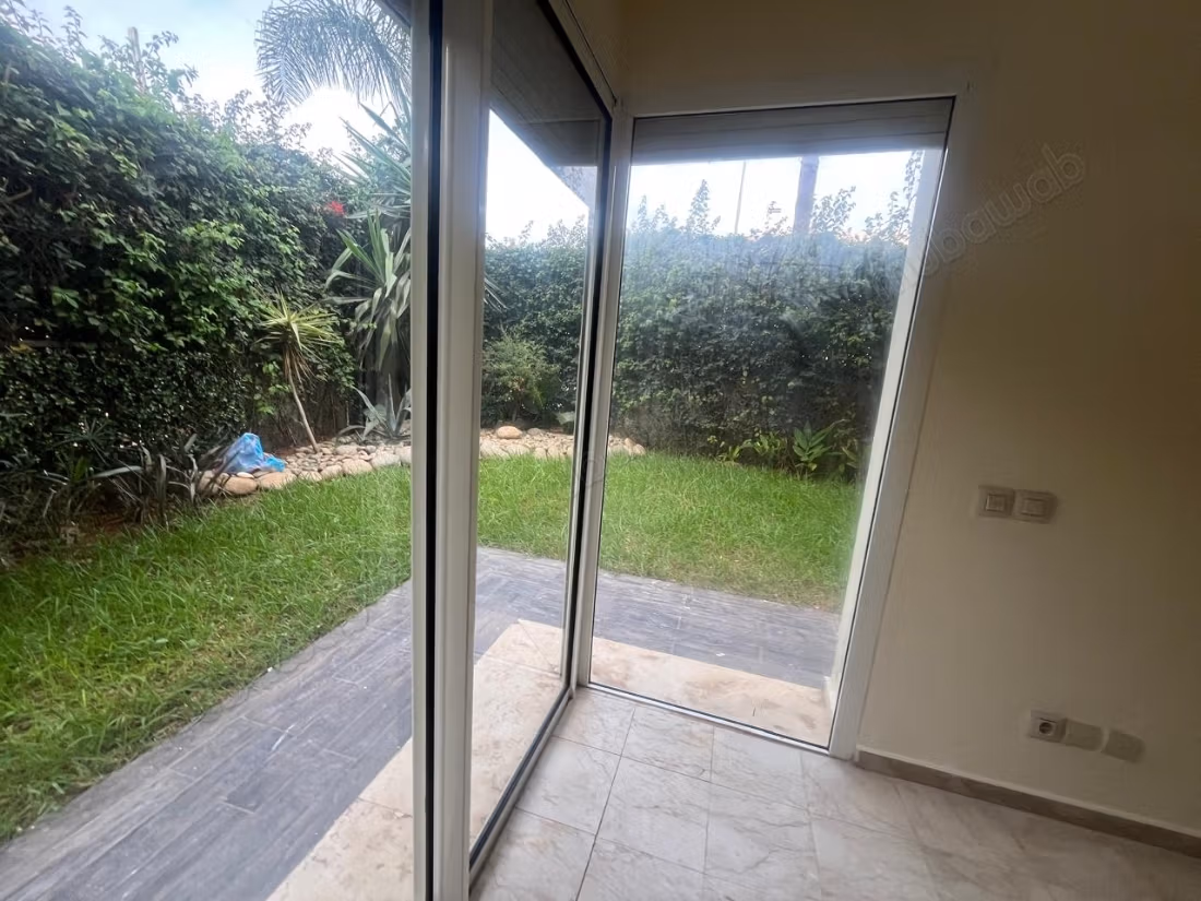 Location of an apartment in Ain Diab. 3 beautiful bedrooms. Terrace and elevator