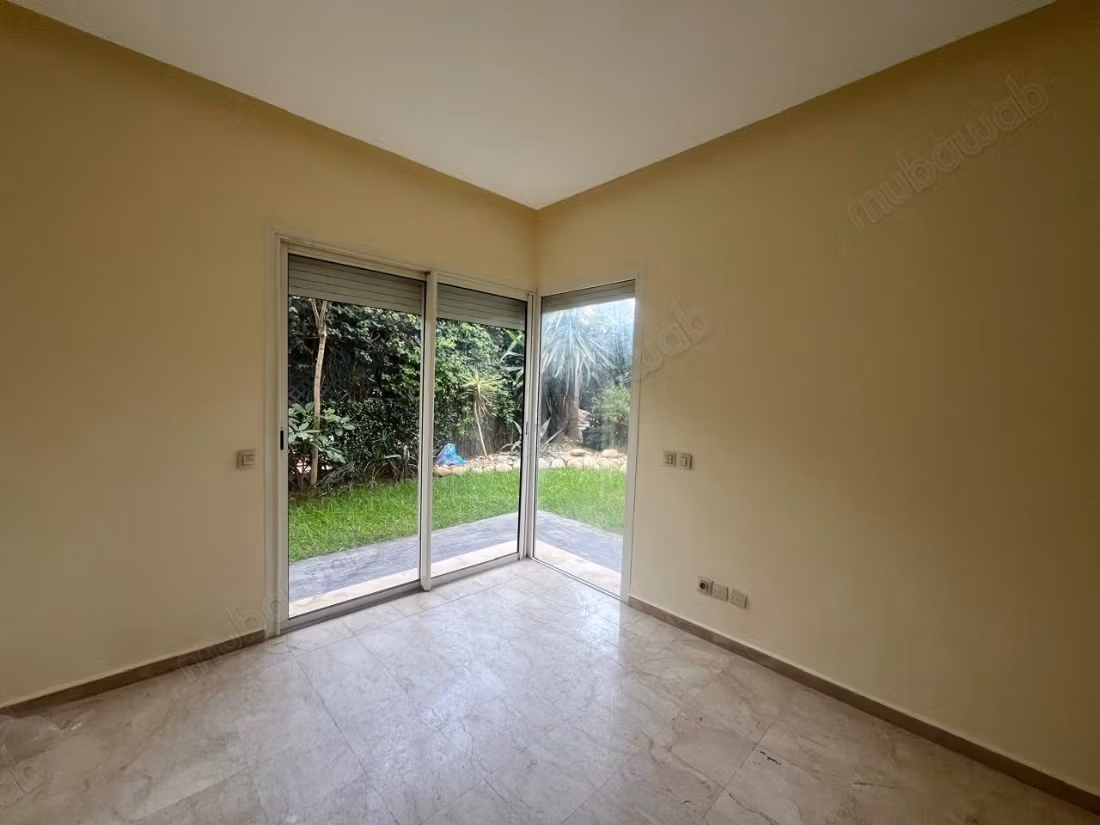 Location of an apartment in Ain Diab. 3 beautiful bedrooms. Terrace and elevator