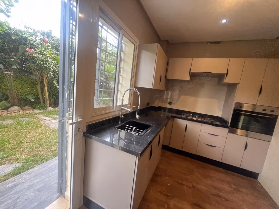 Location of an apartment in Ain Diab. 3 beautiful bedrooms. Terrace and elevator