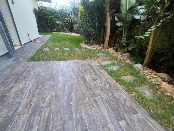 Location of an apartment in Ain Diab. 3 beautiful bedrooms. Terrace and elevator