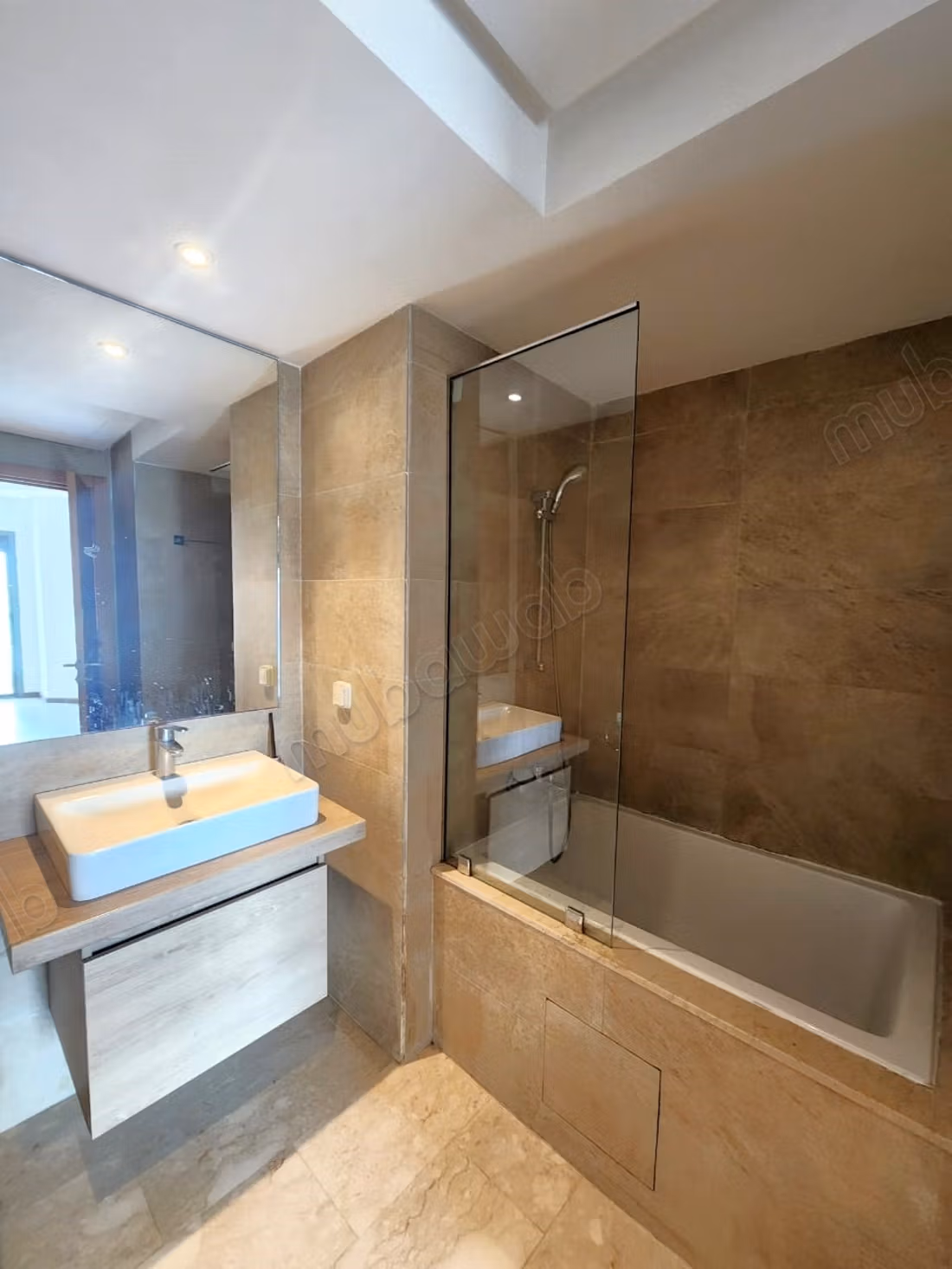 Appart meublé Luxe 91m2 à Q. Gauthier 
av Terrasse