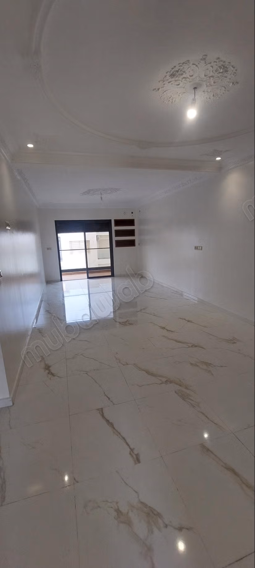 Bel appartement en location à Harhoura. 2 chambres agréables. Prestation de conciergerie, belle Piscine