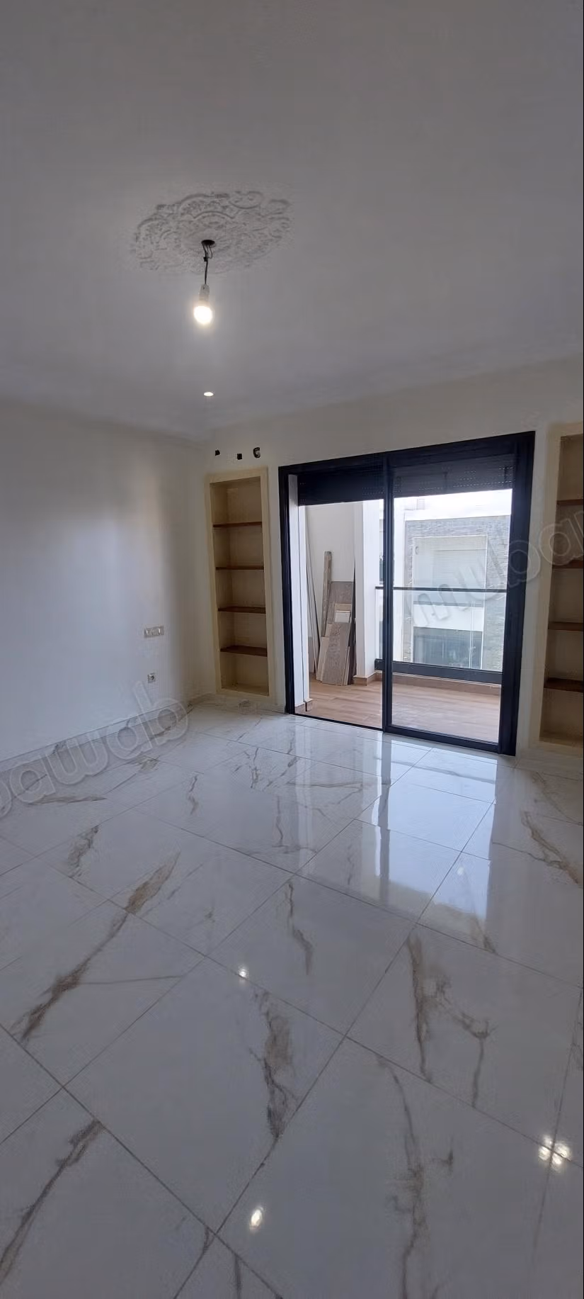Bel appartement en location à Harhoura. 2 chambres agréables. Prestation de conciergerie, belle Piscine
