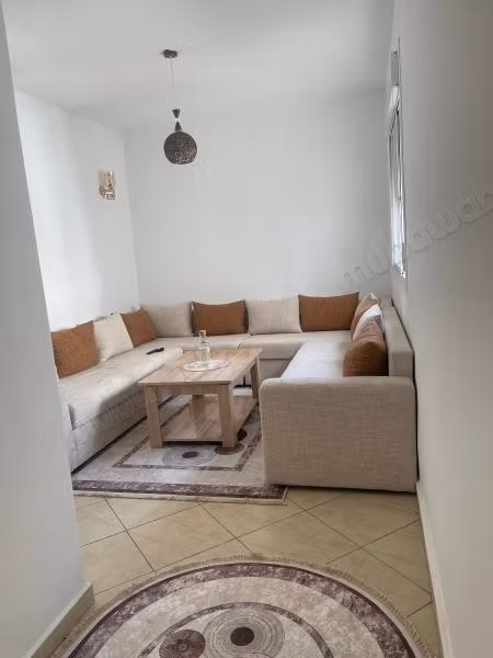 Alquile este apartamento en el Barrio Industrial. 3 habitaciones