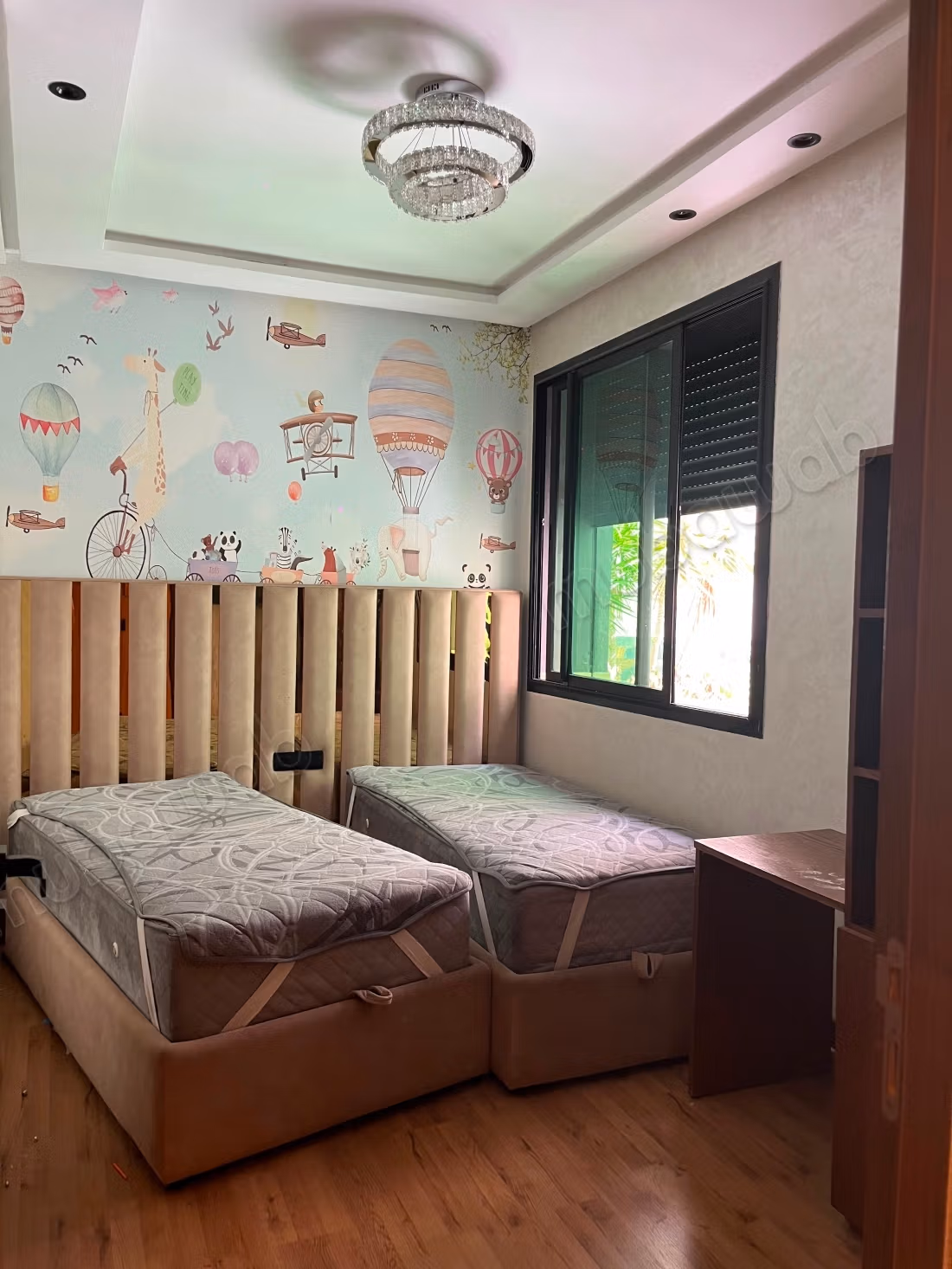 Appartement à louer à Californie. 
3 belles chambres. 
Bien meublé