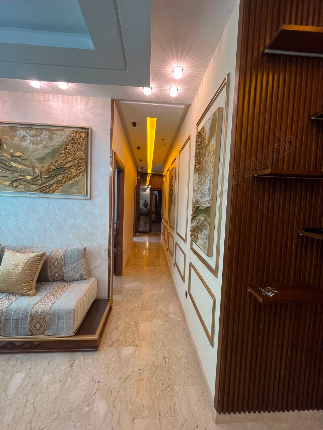 Appartement à louer à Californie. 
3 belles chambres. 
Bien meublé