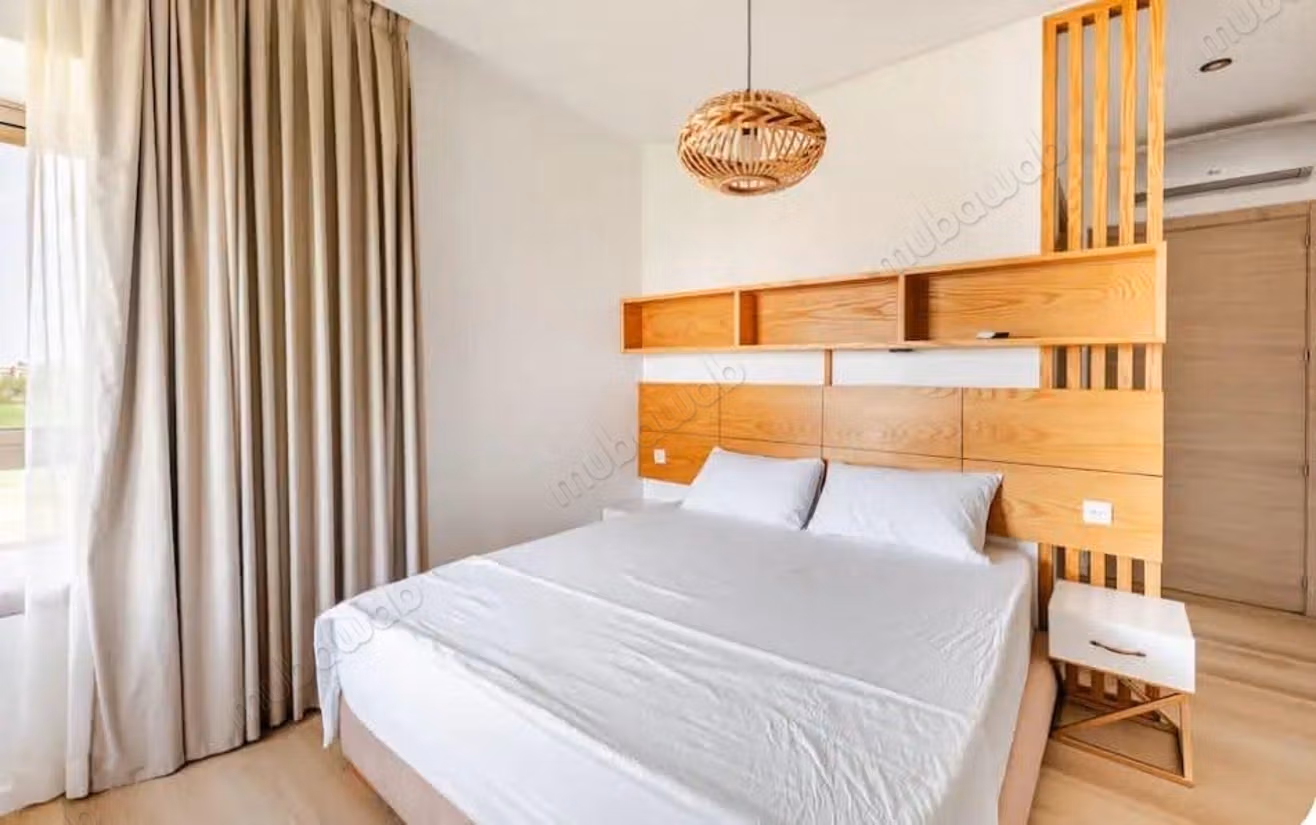 Location Meublé 3 chambres terasse vu sur golf piscine parking