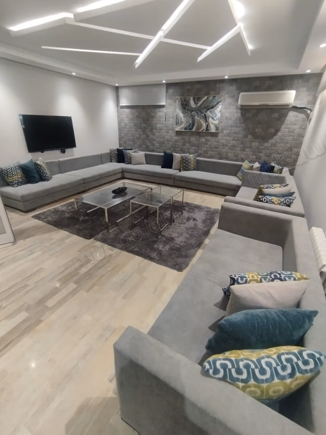 Triplex for sale with garden next to Dawn town