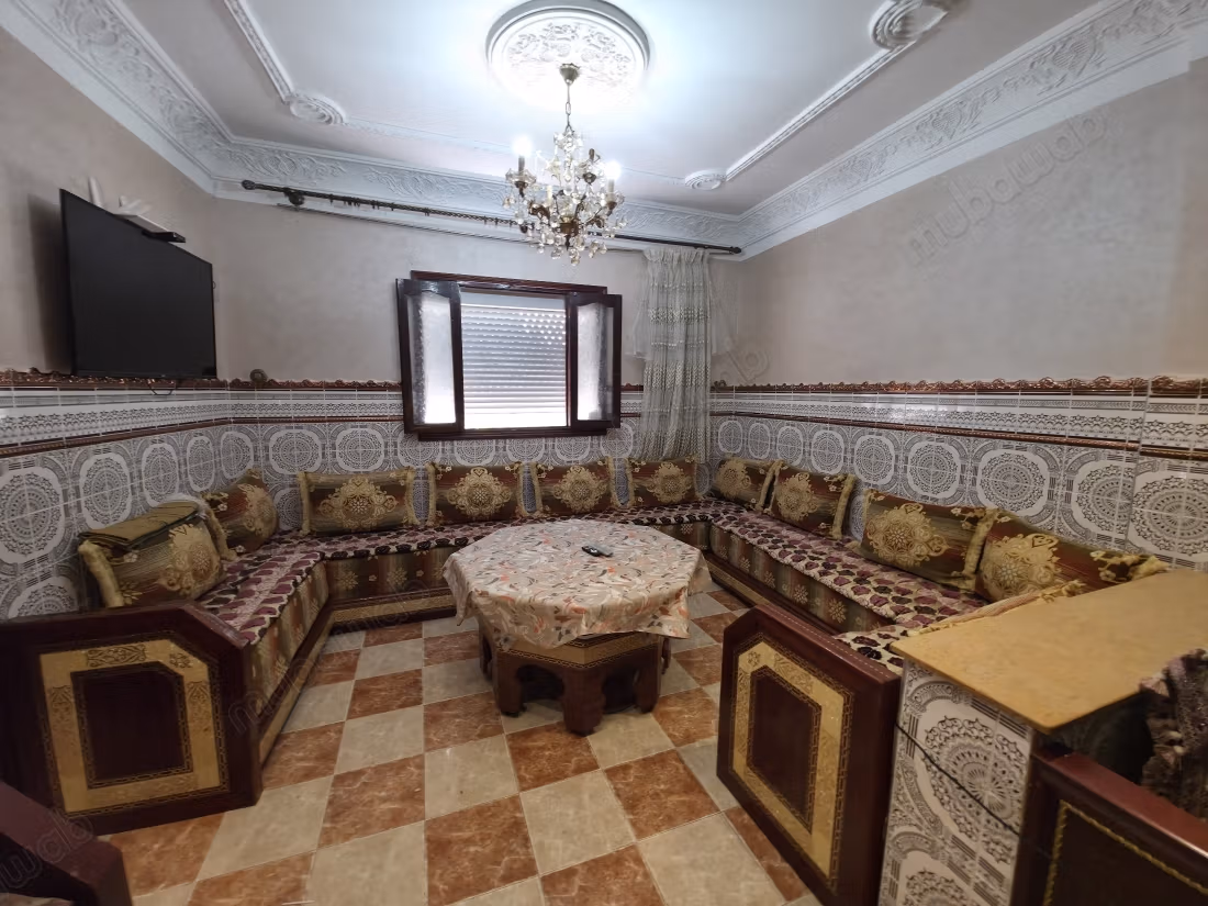 Affitto stagionale a Martil. Superficie totale di 80 m². Salotto marocchino tradizionale, residenza sicura