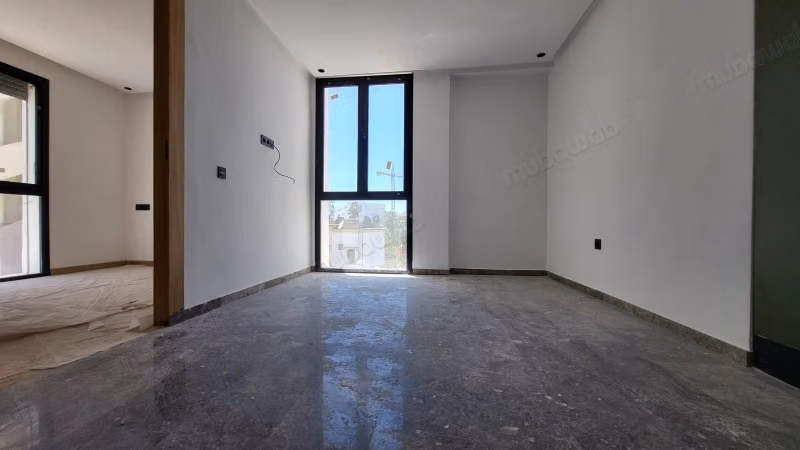 New Studio 40m2 2nd floor titled garage Palmier